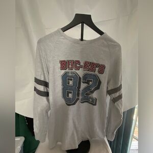 Buc-ee’s Gray Adult Shirt with Graphic Print